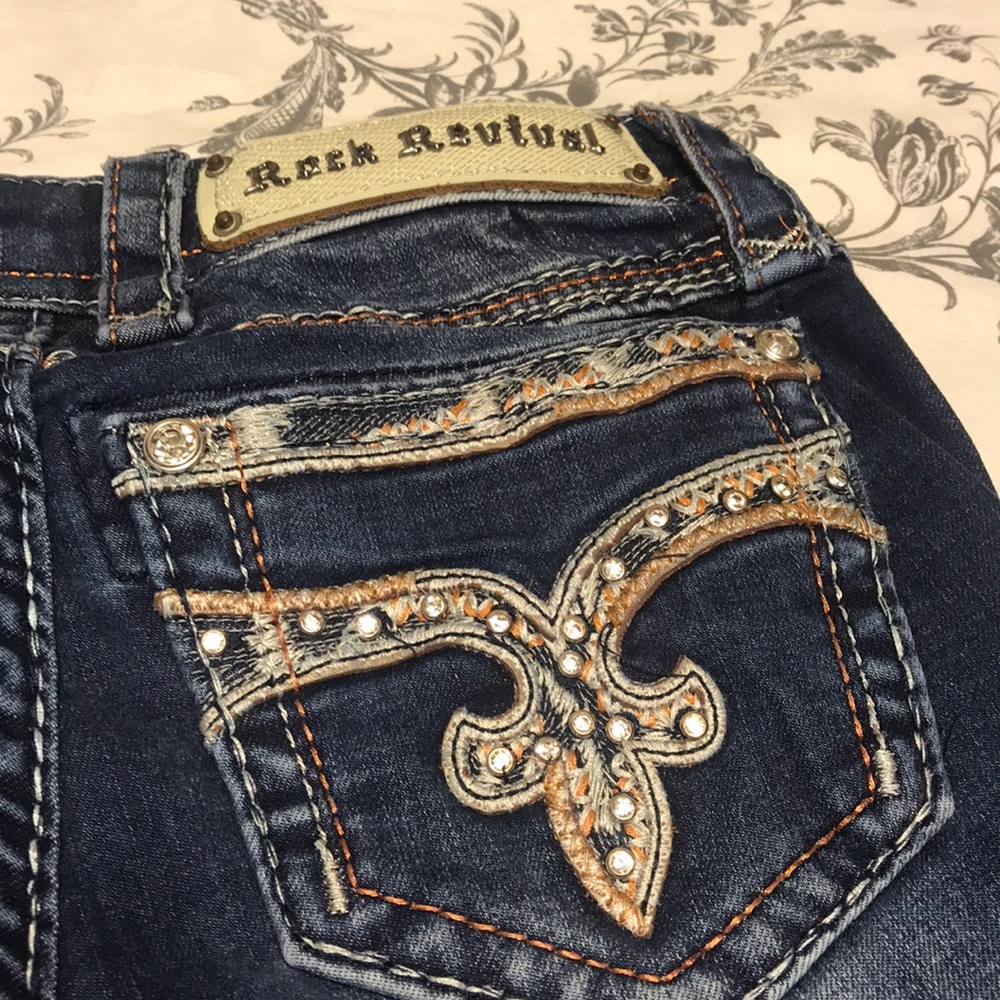 Rock Revival Lareen Mid-Rise Bootcut Jeans